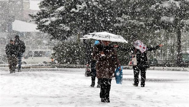 Meteoroloji'den kuvvetli yağış uyarısı! İstanbul'da hava soğuyor
