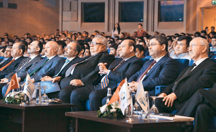 'İngilizce yetmez ikinci dili öğrenin'