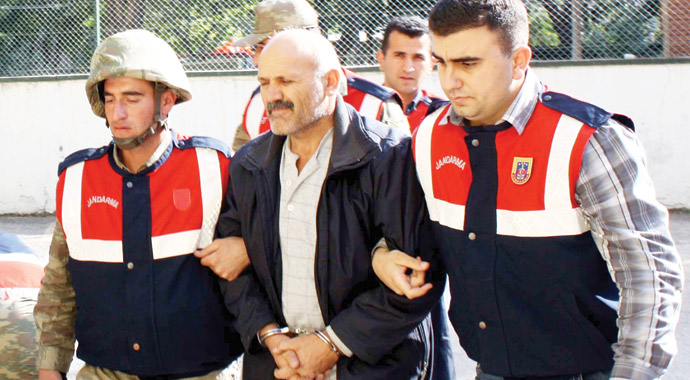 Cinayet yerine 12 yıl sonra geri döndü
