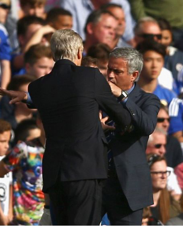 Wenger-Mourinho kavgası İngiltere'yi salladı
