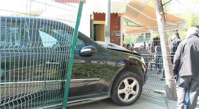 Cip metrobüs yoluna girdi, 2 yaralı var - son gelişme