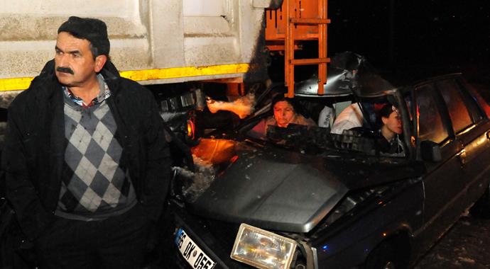 Çanakkale'de feci kaza: 3 yaralı