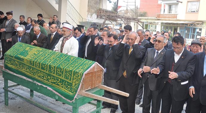 Yaşar Kemal gözyaşları içinde son yolculuğuna uğurlanıyor