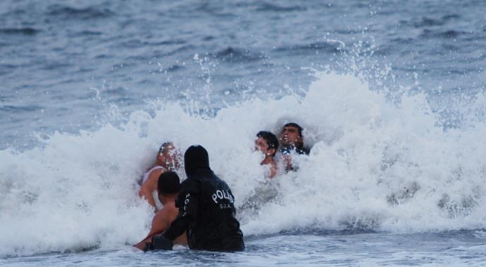 Ordu'da paraşütçü denize çakıldı