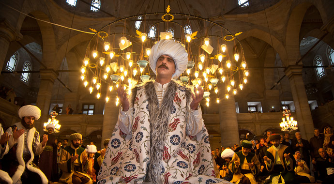 Eyüplüler, kılıç kuşandı
