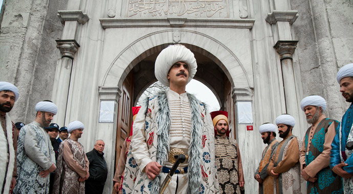 Eyüplüler, kılıç kuşandı