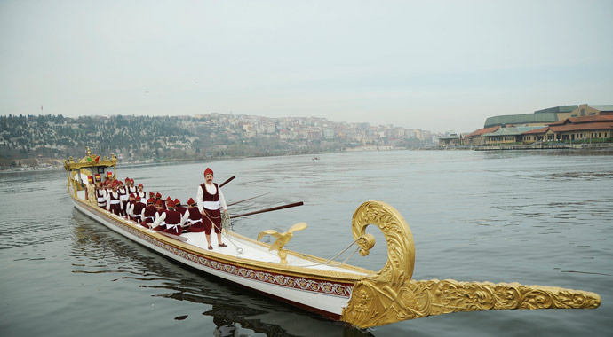 Eyüplüler, kılıç kuşandı