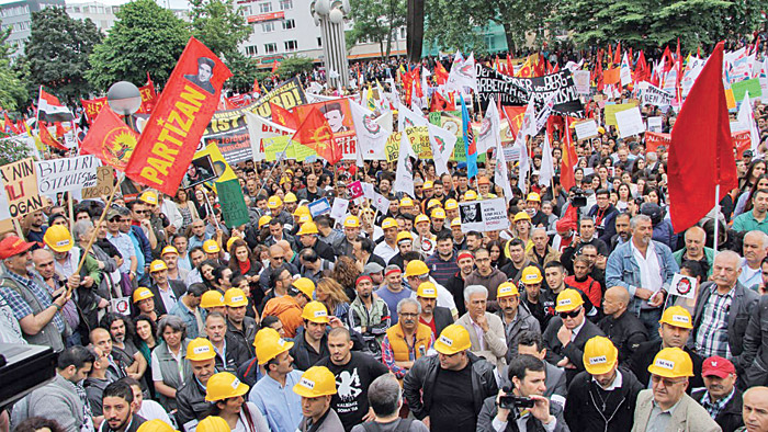 Avrupa'nın kalbinden Avrupa'ya mesaj: Hiç kimse bizi azarlayamaz