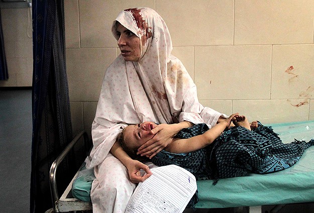 İsrail, camiden çıkanları bombaladı: 18 ölü