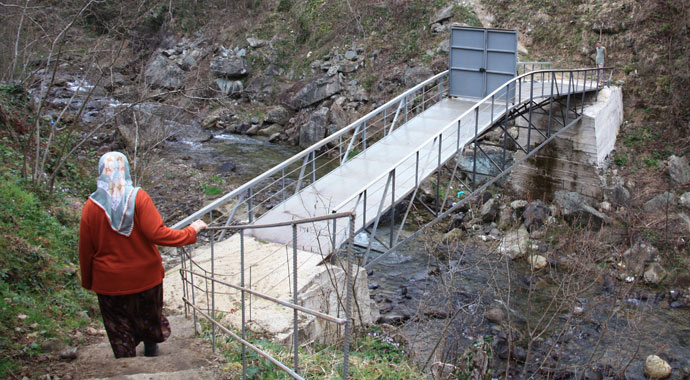 Köprüye kapı yaptırdı, işte o ilginç gerekçe