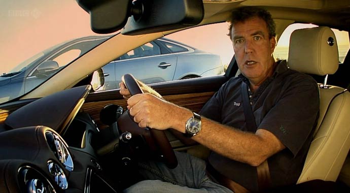 Top Gear'in suncusu Jeremy Clarkson kovuldu