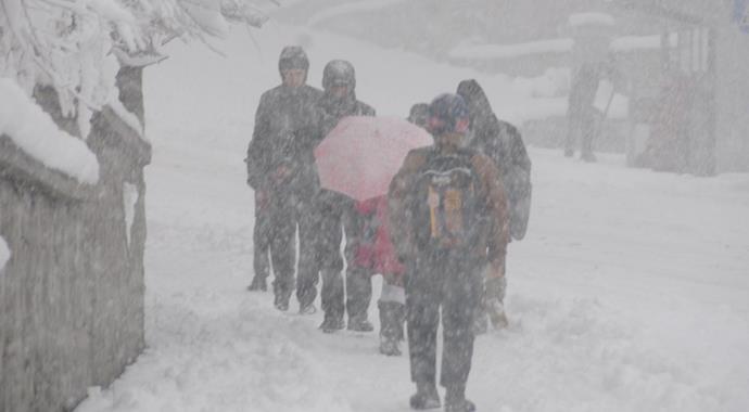 İstanbul'da yarın okullar tatil mi? (19 Şubat kar tatili)