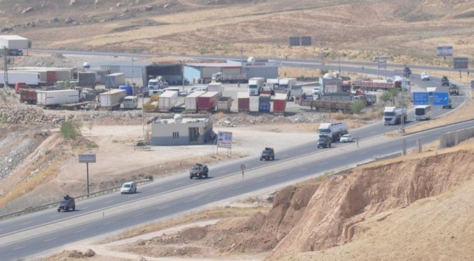 Özel harekat timleri ve 150 zırhlı araç Şırnak yolunda