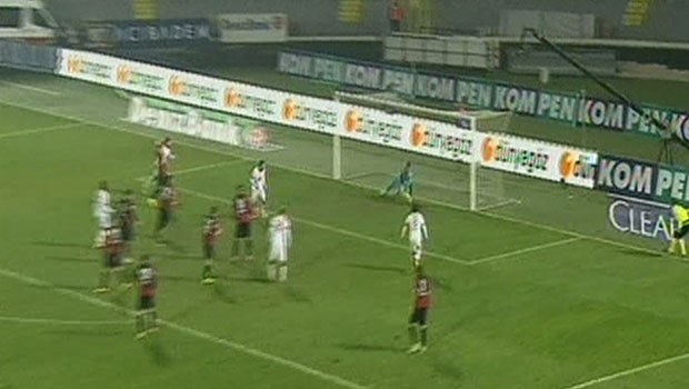 Burak'ın saç baş yoldurtan pozisyonu