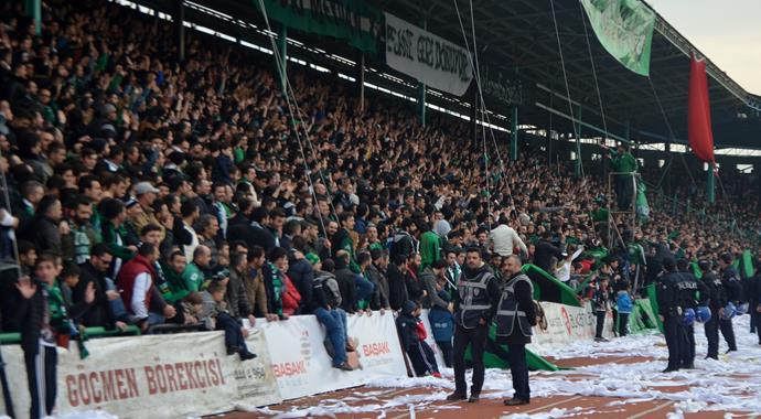 Kocaelispor tribünlerinde seyirci rekoru kırıldı