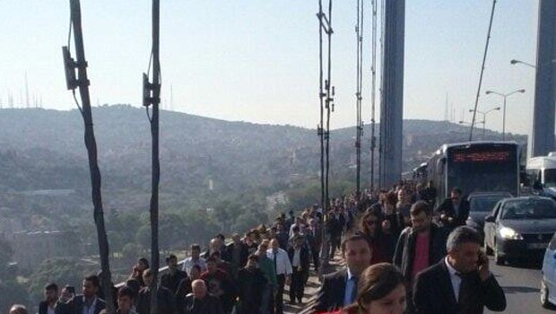 Boğaziçi Köprüsü'nde görülmemiş manzara!