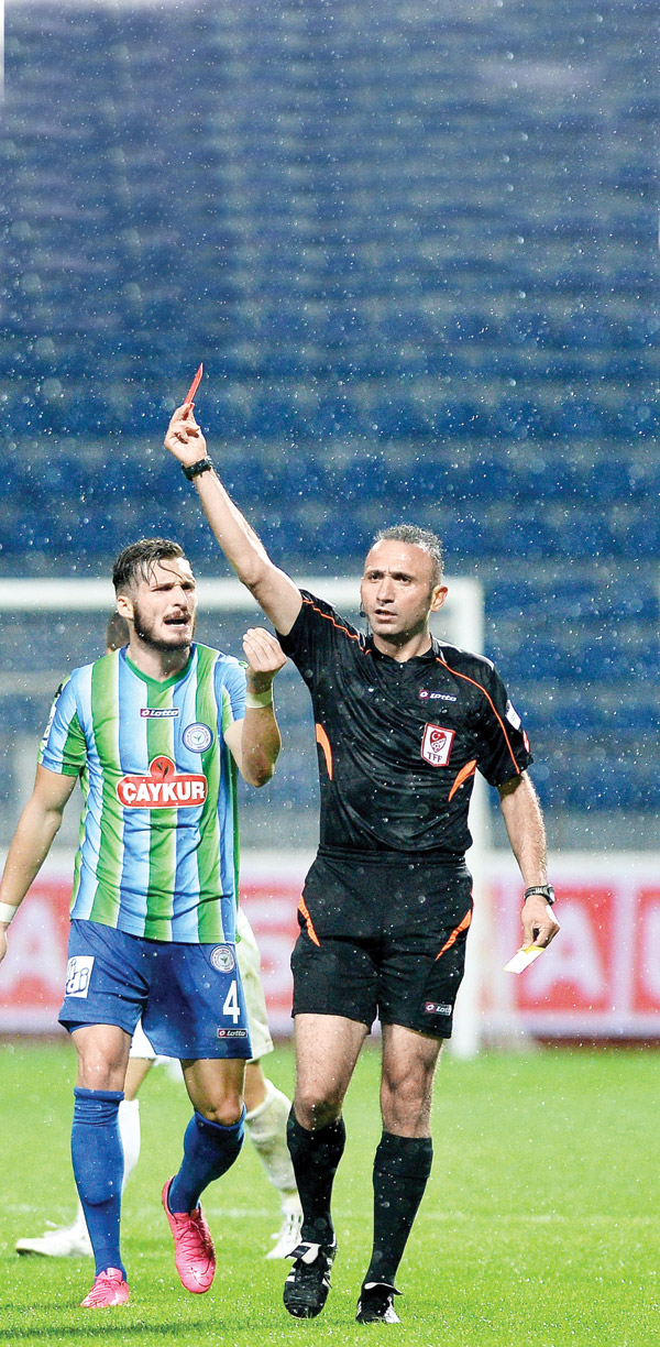 Olay hakem Deniz Çoban gazetemize konuştu: Soyunma odasından kaçtım