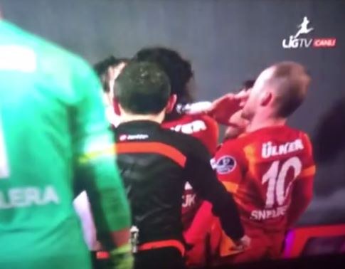 Beşiktaş-Galatasaray maçı Veli'nin kırmızı kartı