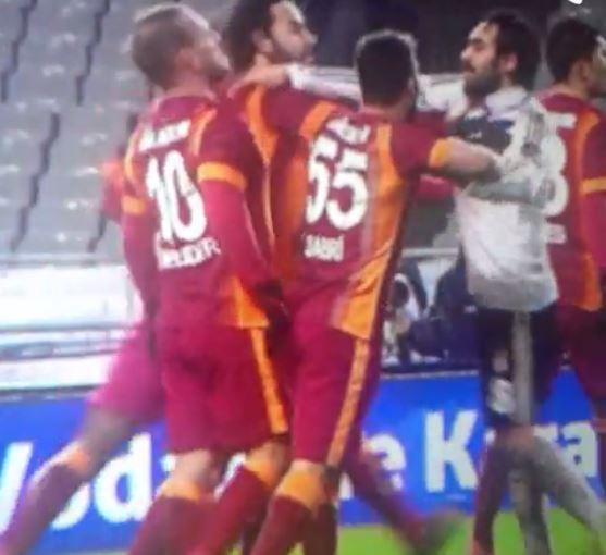 Beşiktaş-Galatasaray maçı Veli'nin kırmızı kartı