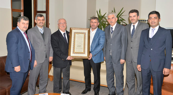 İhlas Vakfı'ndan Üsküdar Belediye Başkanına ziyaret