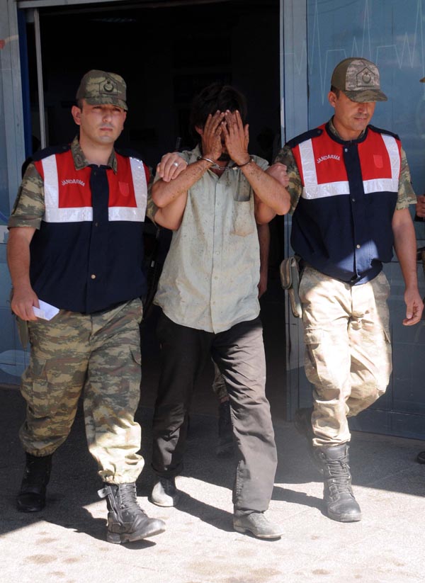 Firari mahkum 1,5 yıldır saklandığı mağarada yakalandı!