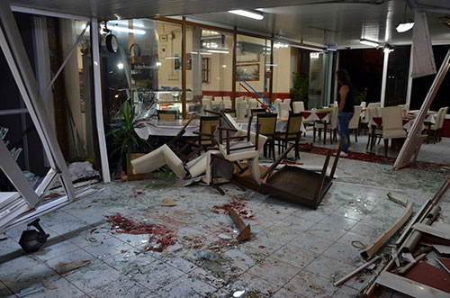 Alkollü sürücü lokantaya sürdü: 2 yaralı