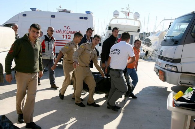 250'den fazla sığınmacı taşıyan tekne battı!