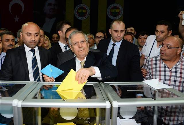 Fenerbahçe'de Aziz Yıldırım yeniden başkan seçildi