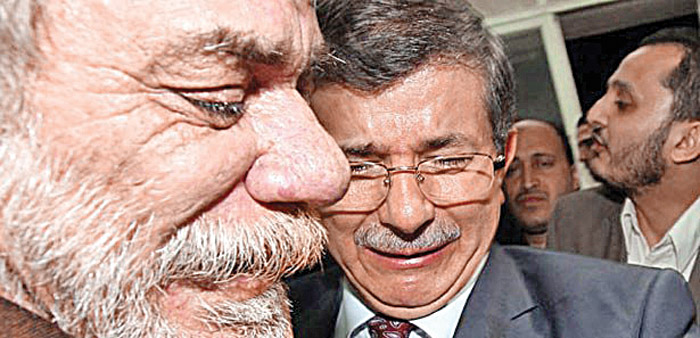 Filistinli babadan destek: Davutoğlu Filistinli mazlumların umudu