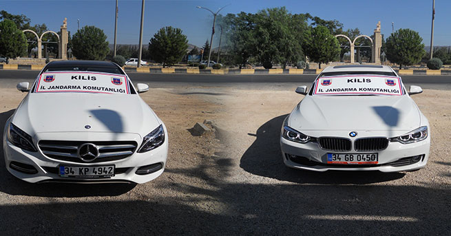 İstanbul'da çalınan lüks otomobiller, sınırda bulundu