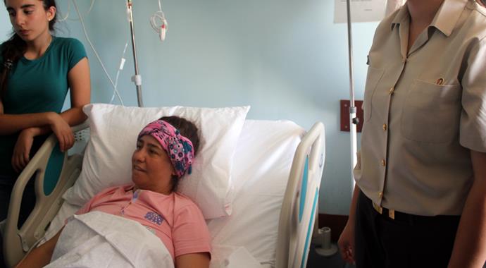 Şehit binbaşının eşinin vücudundaki kurşun çıkarıldı