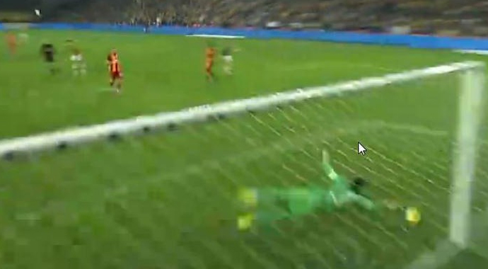 Fenerbahçede gol sesi geldi! Kuyt'la öne geçti