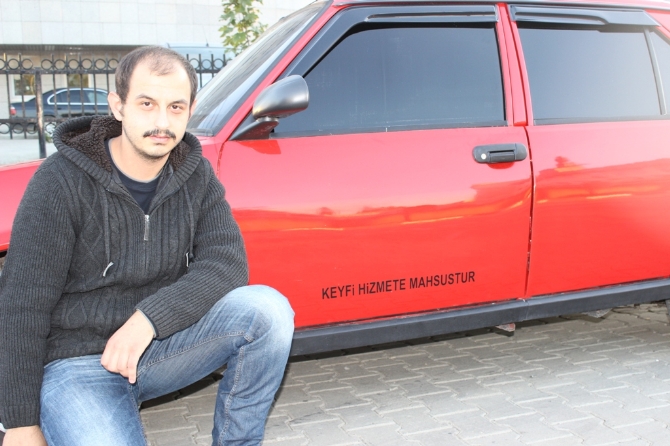 Arabasına bakın ne yazdırdı!