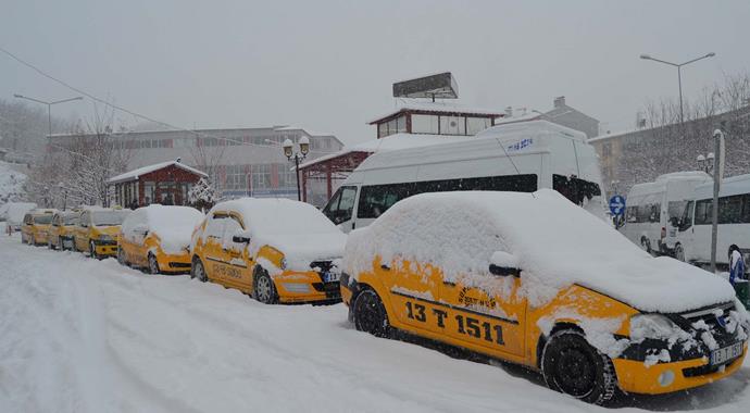 İstanbul'da yarın okullar tatil mi? (19 Şubat kar tatili)
