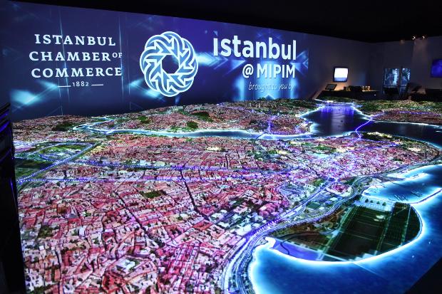 Dev İstanbul maketi Fransa'da tanıtıldı