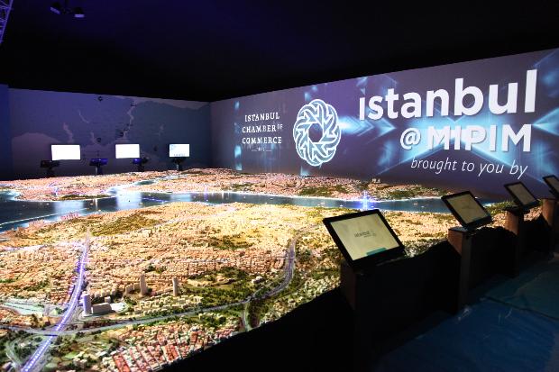 Dev İstanbul maketi Fransa'da tanıtıldı