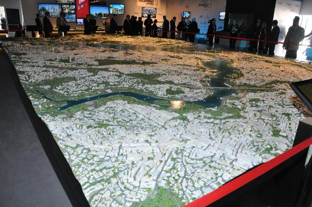 Dev İstanbul maketi Fransa'da tanıtıldı