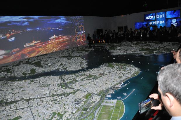 Dev İstanbul maketi Fransa'da tanıtıldı