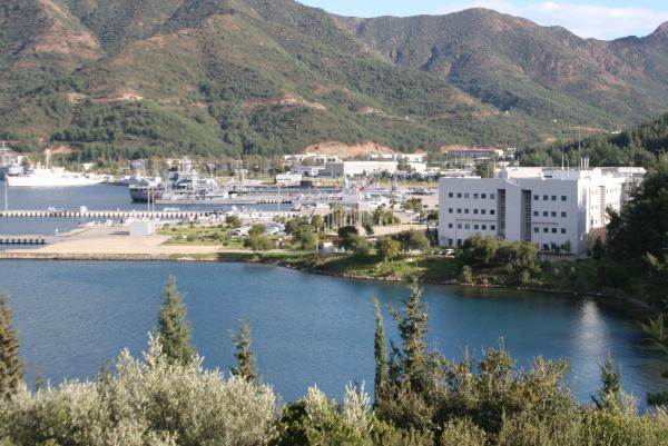Marmaris'te askeri üste patlama; Yaralılar var