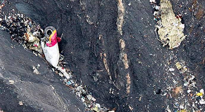 Valls: 'Enkazdaki arama çalışmaları uzun sürebilir'