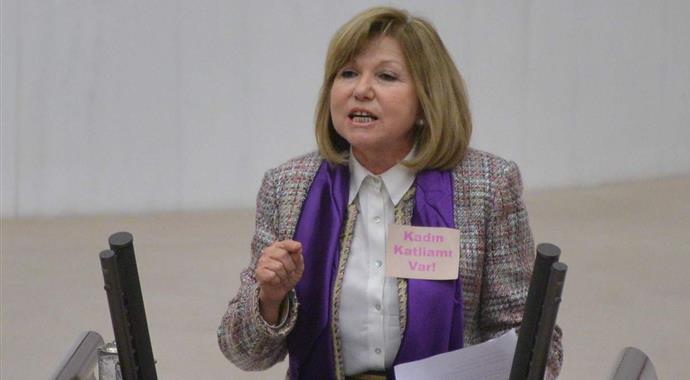 Kadın vekiller meclise böyle geldi