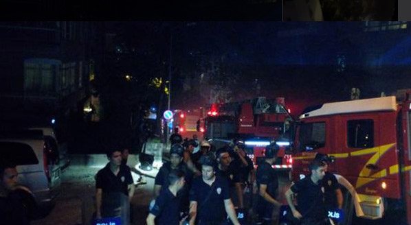 Teröre tepki gösterileri büyüyor! HDP Genel Merkezi'ne saldırı