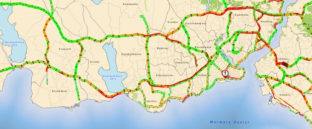 Metrobüs yangını İstanbul trafiğini felç etti