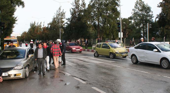 Mersin'de zincirleme kaza: 1 ölü, 1 yaralı