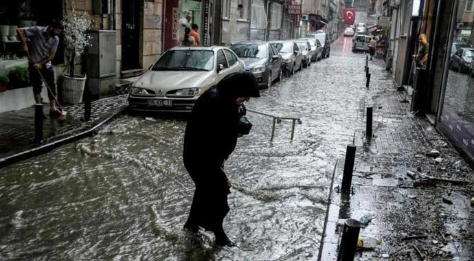 Temmuz ortasında İstanbul'da yağmur sürprizi!