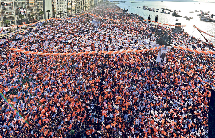 Bu meydan İzmir Gündoğdu