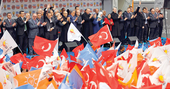 Başbakan meydan okudu: Montaj kasetler diz çöktüremez