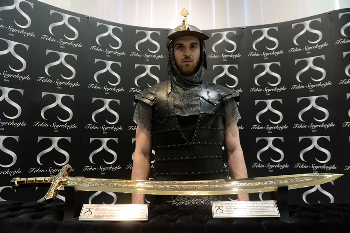 Fatih Sultan Mehmet'in kılıcı görücüye çıktı