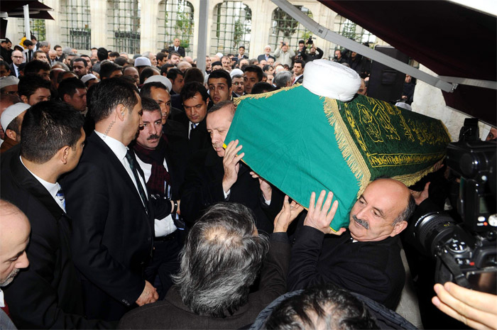 Cumhurbaşkanı Erdoğan'dan Osman Öztürk Hoca'ya son görev