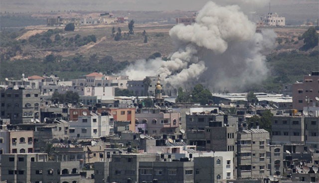 İsrail Gazze'de Şifa Hastanesi'ni bombalıyor